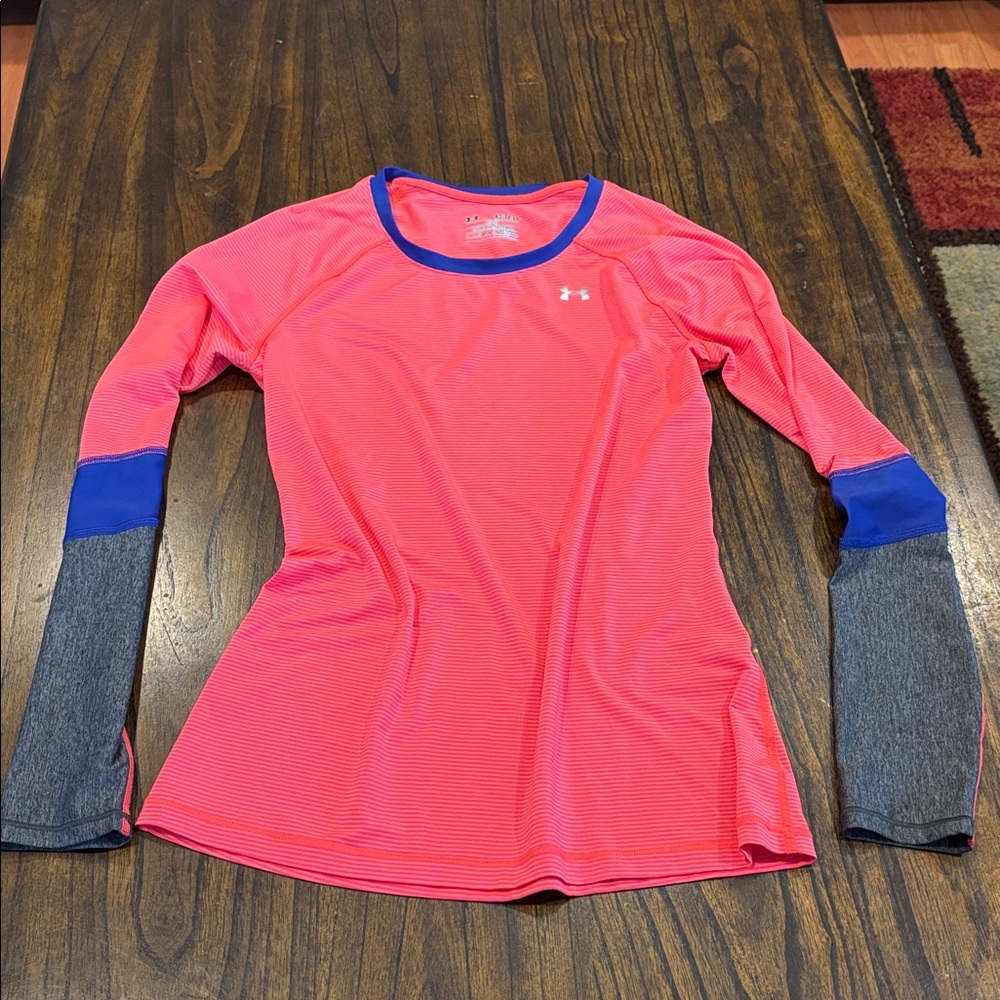 Vintage xs Under Armour heat gear long sleeve top